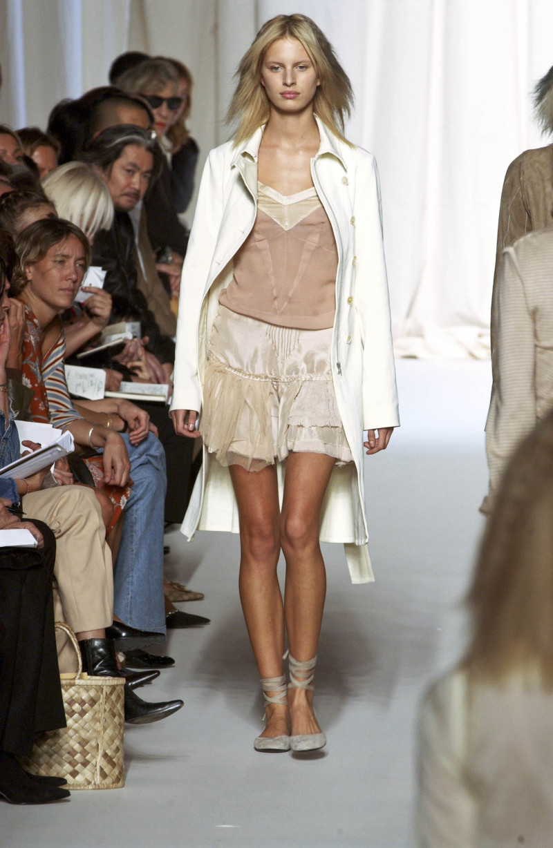 Karolina Kurkova featured in  the Martine Sitbon fashion show for Spring/Summer 2002