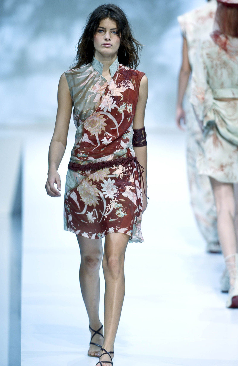 Isabeli Fontana featured in  the Kenzo fashion show for Spring/Summer 2002