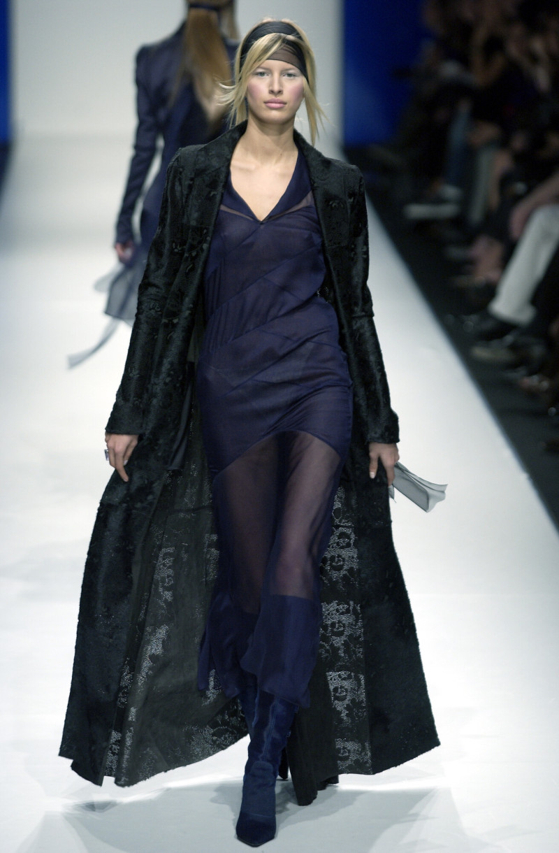 Karolina Kurkova featured in  the Karl Lagerfeld fashion show for Autumn/Winter 2002