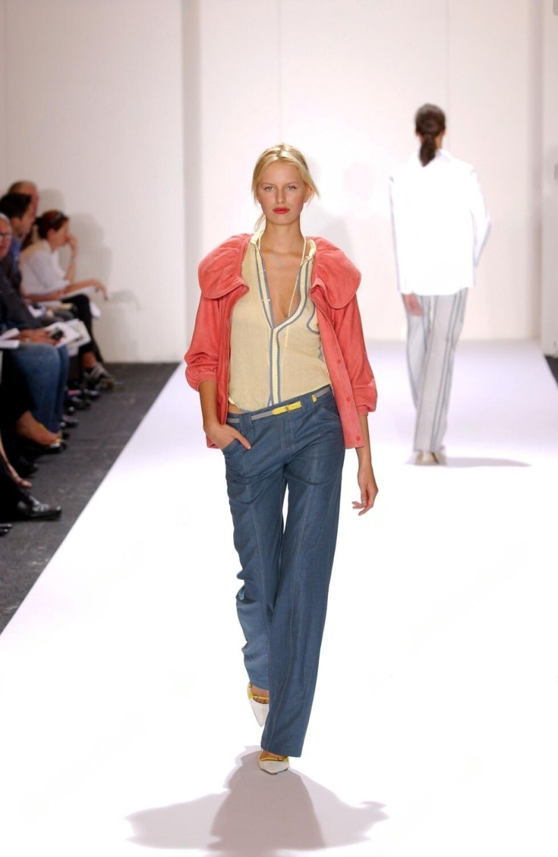 Karolina Kurkova featured in  the Proenza Schouler fashion show for Spring/Summer 2004