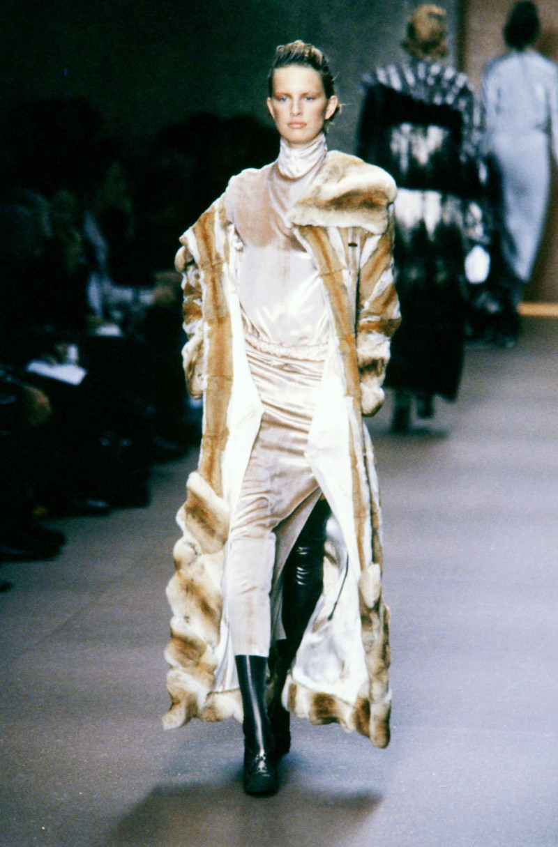 Karolina Kurkova featured in  the Fendi fashion show for Autumn/Winter 2002