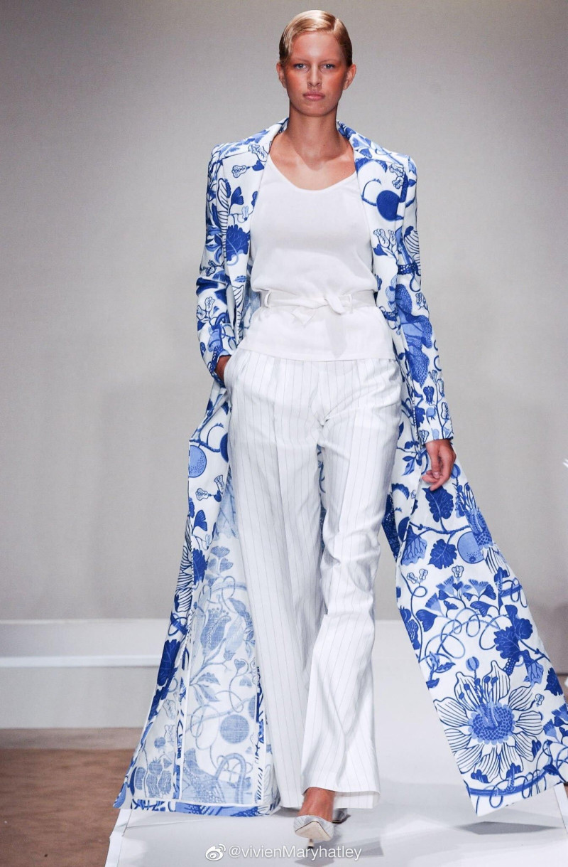 Karolina Kurkova featured in  the Bill Blass fashion show for Spring/Summer 2002
