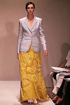 Bill Blass fashion show for Spring/Summer 2002