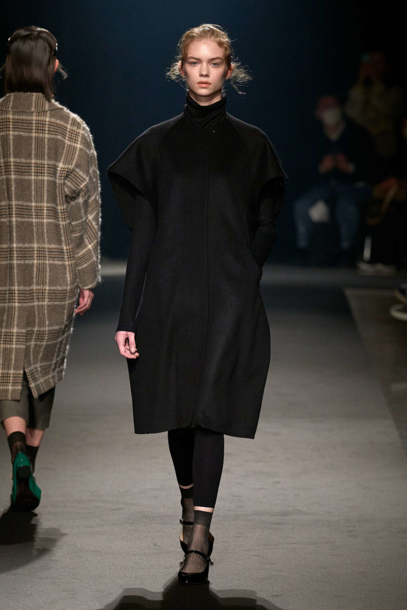 support surface fashion show for Autumn/Winter 2024