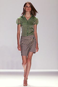 Carolina Herrera fashion show for Spring/Summer 2002