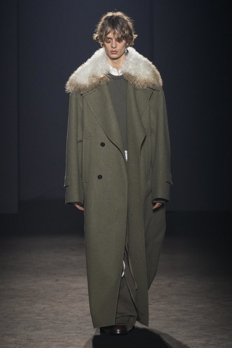 Ann Demeulemeester fashion show for Autumn/Winter 2024