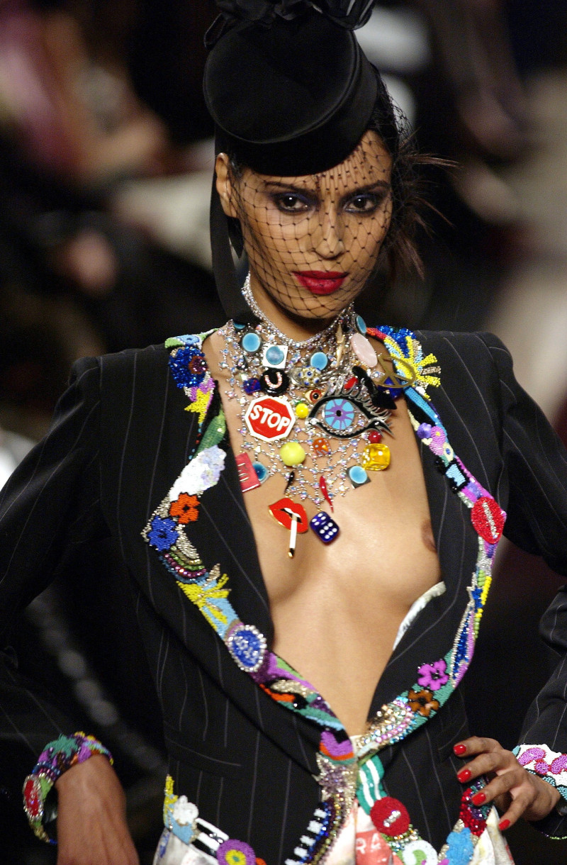 Emanuel Ungaro Haute-Couture fashion show for Spring/Summer 2003
