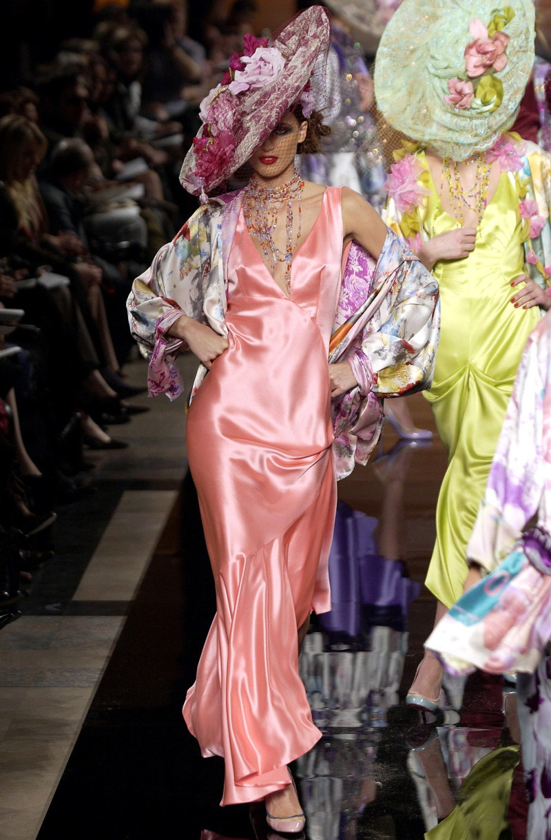 Emanuel Ungaro Haute-Couture fashion show for Spring/Summer 2003