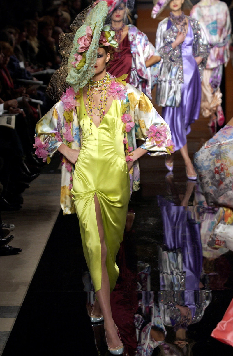 Emanuel Ungaro Haute-Couture fashion show for Spring/Summer 2003