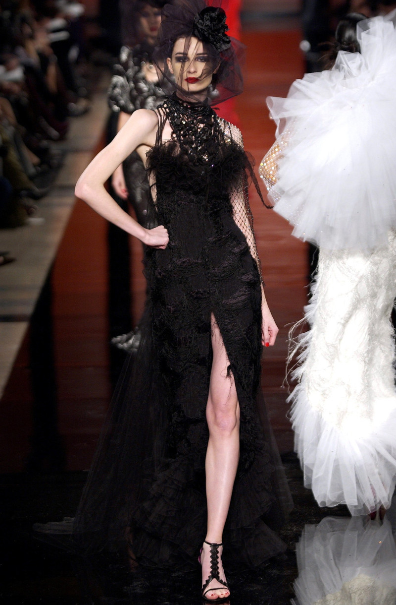 Emanuel Ungaro Haute-Couture fashion show for Spring/Summer 2003