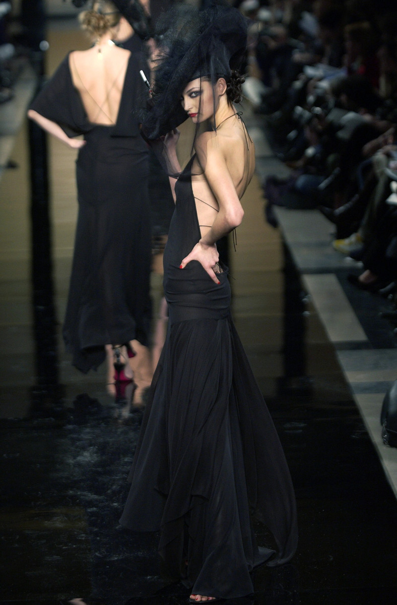 Emanuel Ungaro Haute-Couture fashion show for Spring/Summer 2003