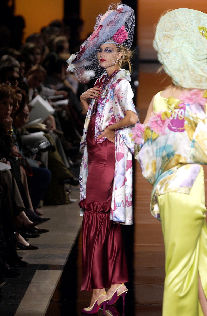 Emanuel Ungaro Haute-Couture fashion show for Spring/Summer 2003
