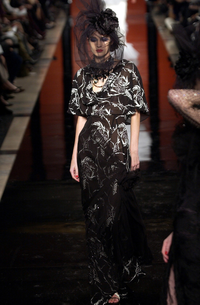 Emanuel Ungaro Haute-Couture fashion show for Spring/Summer 2003