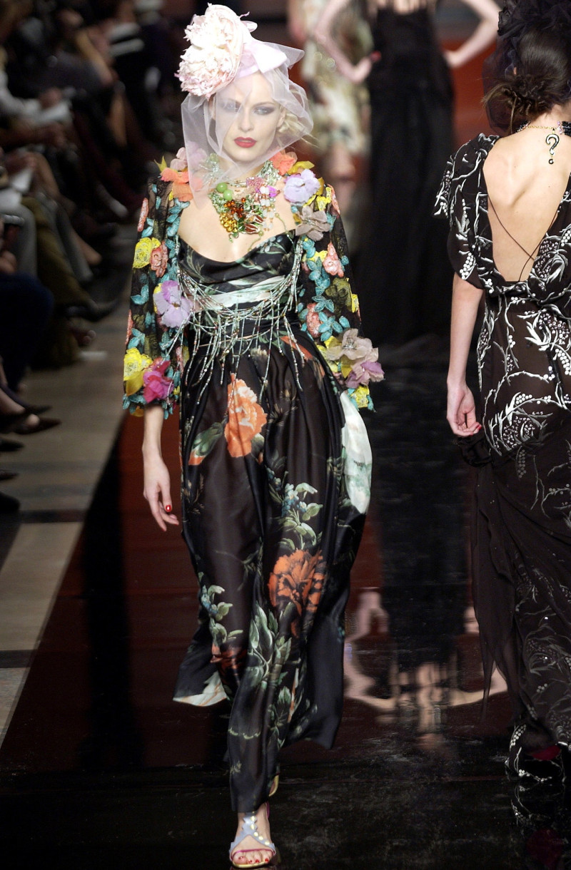 Emanuel Ungaro Haute-Couture fashion show for Spring/Summer 2003