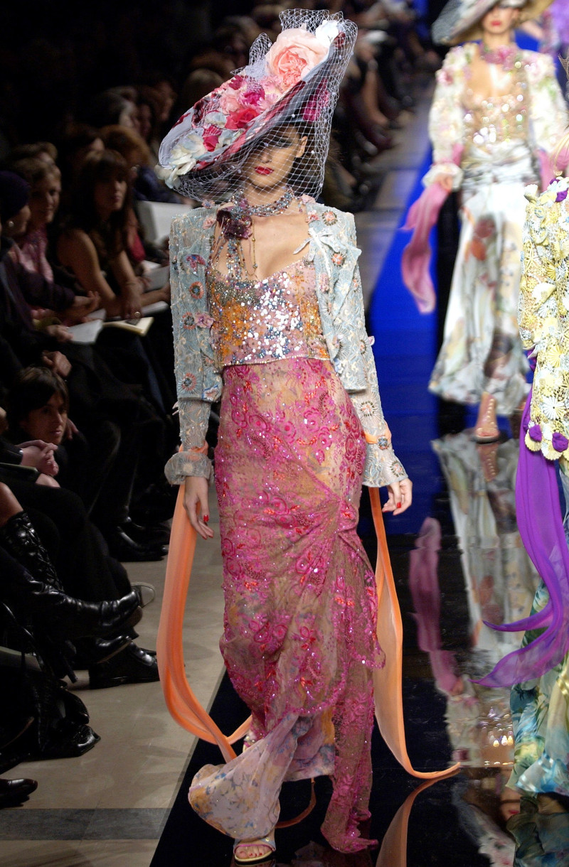 Emanuel Ungaro Haute-Couture fashion show for Spring/Summer 2003