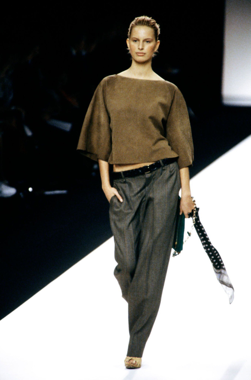 Karolina Kurkova featured in  the Chloe fashion show for Autumn/Winter 2004