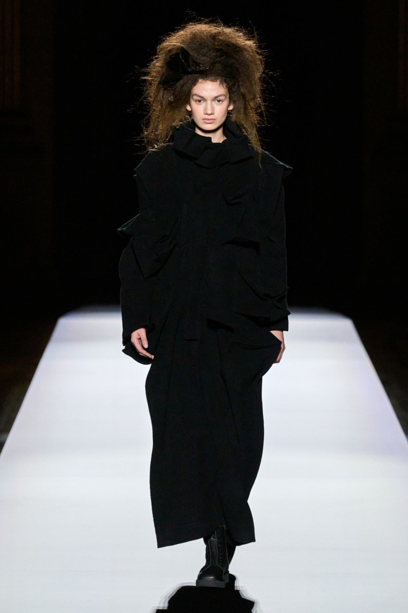 Yohji Yamamoto fashion show for Autumn/Winter 2024