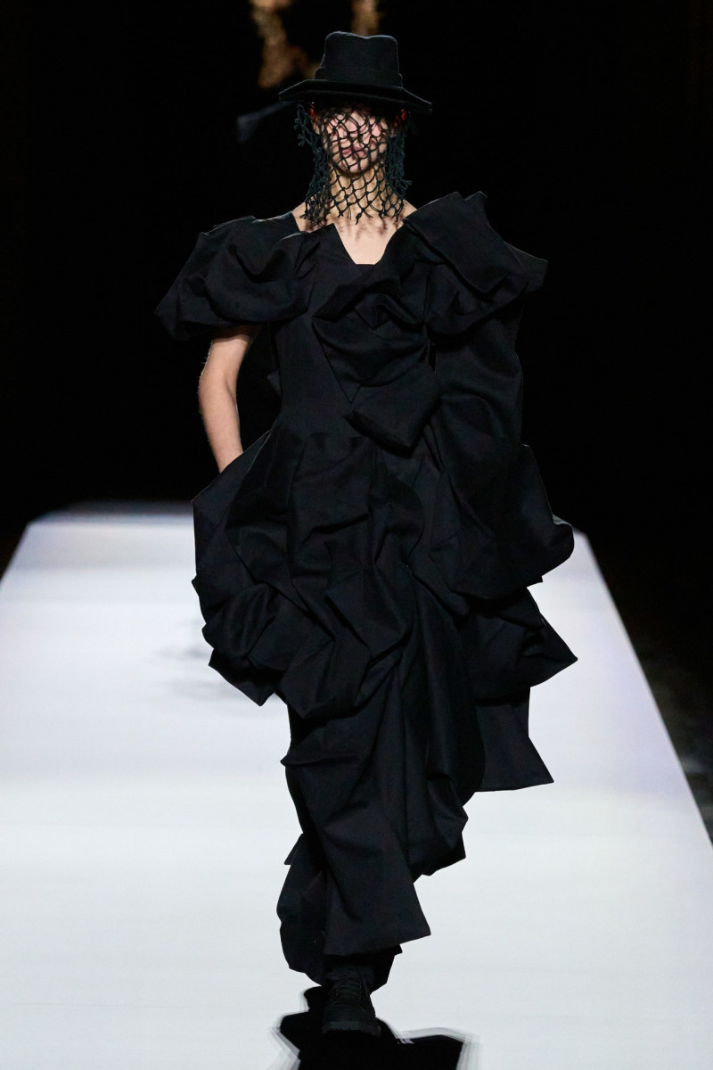 Yohji Yamamoto fashion show for Autumn/Winter 2024