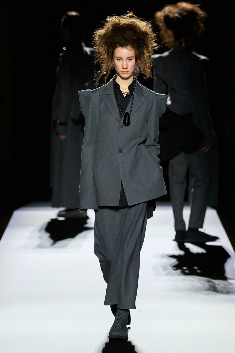 Yohji Yamamoto fashion show for Autumn/Winter 2024