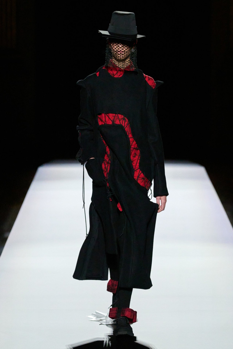 Yohji Yamamoto fashion show for Autumn/Winter 2024