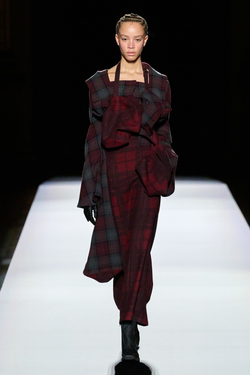 Yohji Yamamoto fashion show for Autumn/Winter 2024