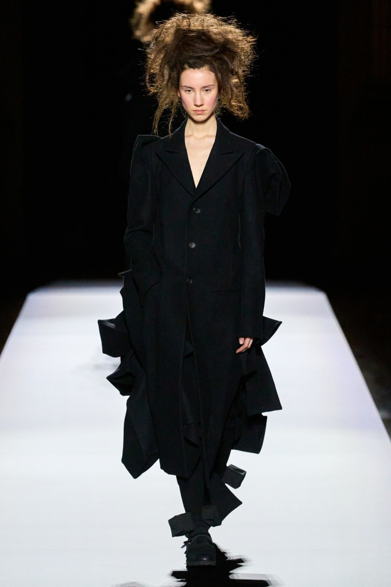 Yohji Yamamoto fashion show for Autumn/Winter 2024