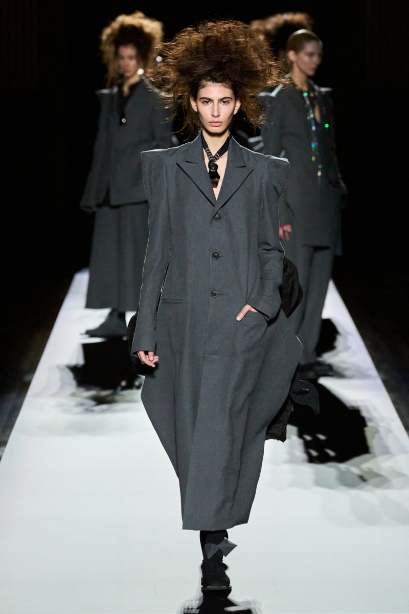 Yohji Yamamoto fashion show for Autumn/Winter 2024