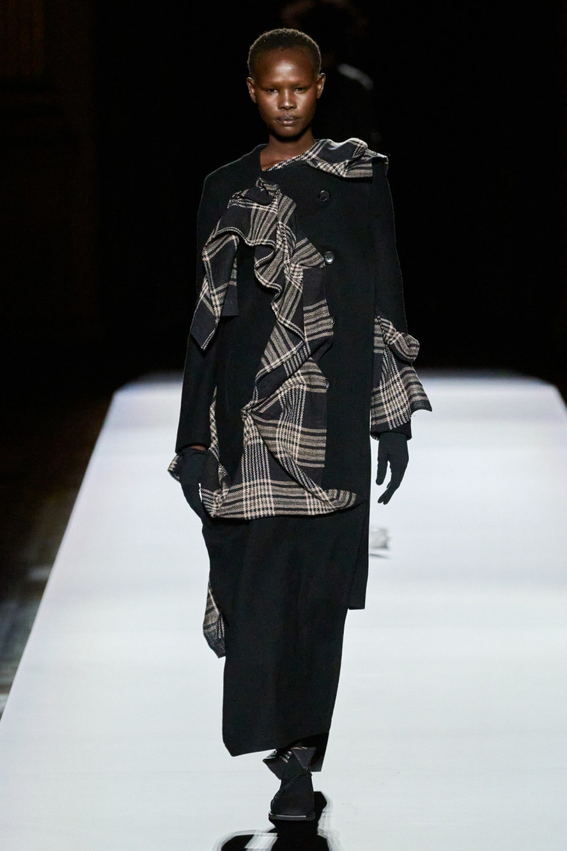 Yohji Yamamoto fashion show for Autumn/Winter 2024