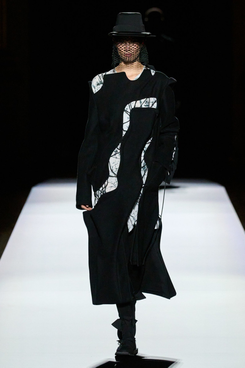 Yohji Yamamoto fashion show for Autumn/Winter 2024