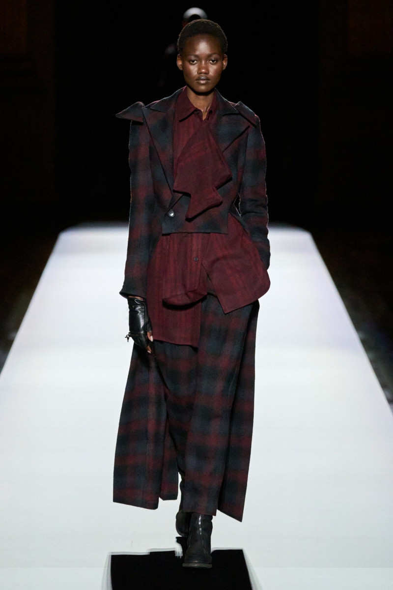 Yohji Yamamoto fashion show for Autumn/Winter 2024