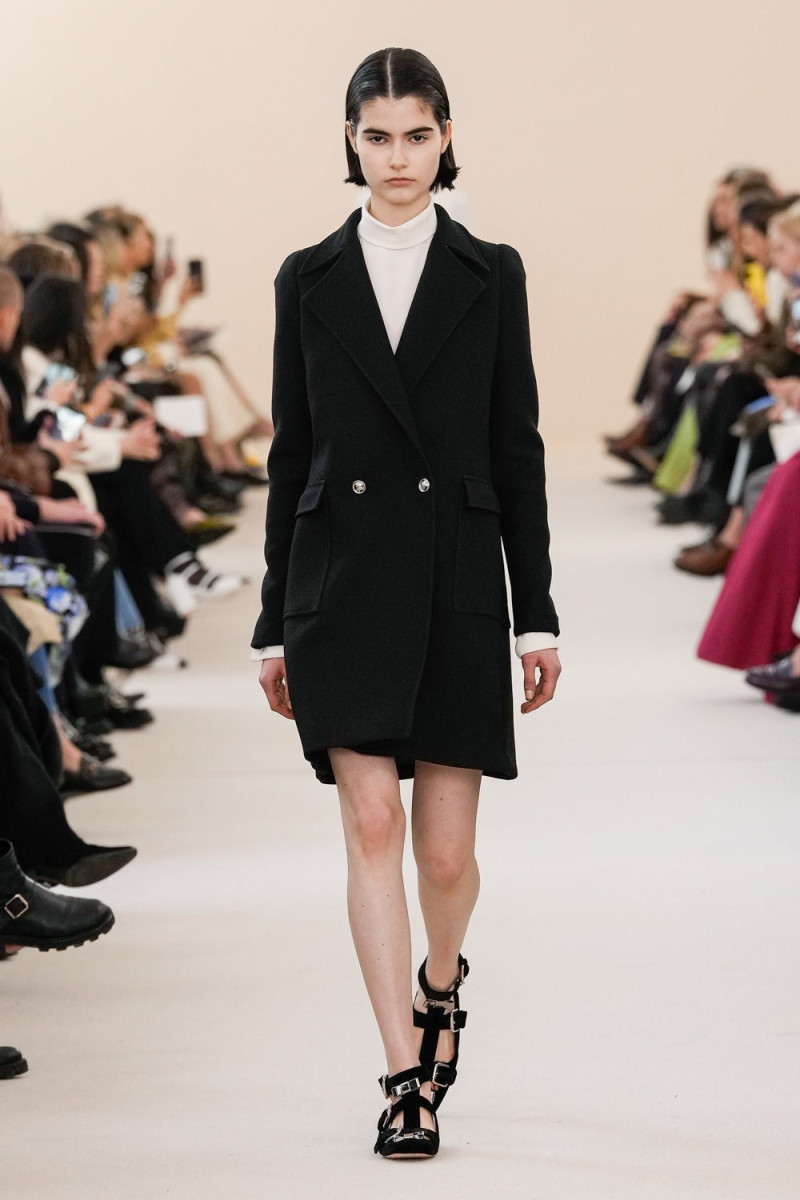 Alyosi Salamatina featured in  the Giambattista Valli fashion show for Autumn/Winter 2024