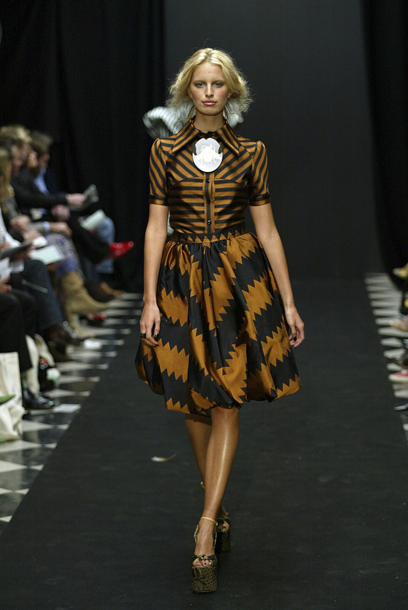 Karolina Kurkova featured in  the Giles fashion show for Spring/Summer 2005