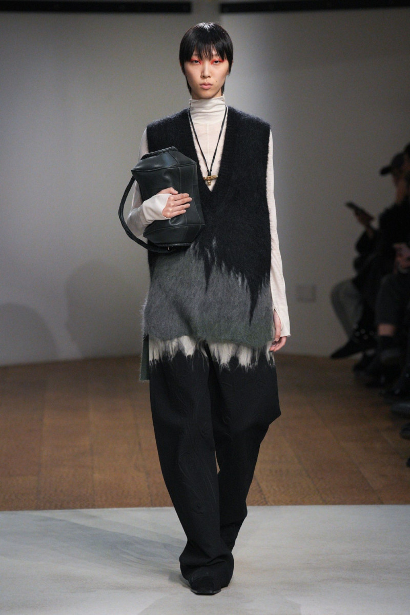 Mame Kurogouchi fashion show for Autumn/Winter 2024