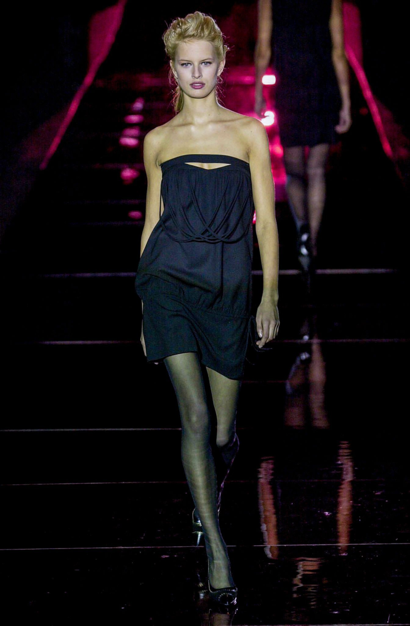 Karolina Kurkova featured in  the Badgley Mischka fashion show for Autumn/Winter 2001