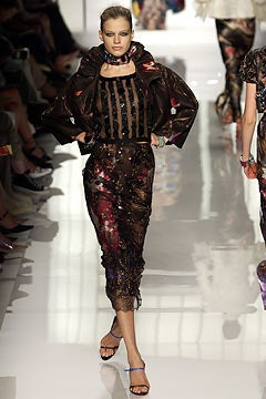 Emanuel Ungaro Haute-Couture fashion show for Autumn/Winter 2003