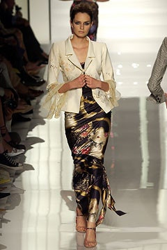 Emanuel Ungaro Haute-Couture fashion show for Autumn/Winter 2003