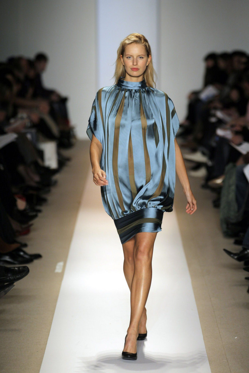 Karolina Kurkova featured in  the Atil Kutoglu fashion show for Autumn/Winter 2006