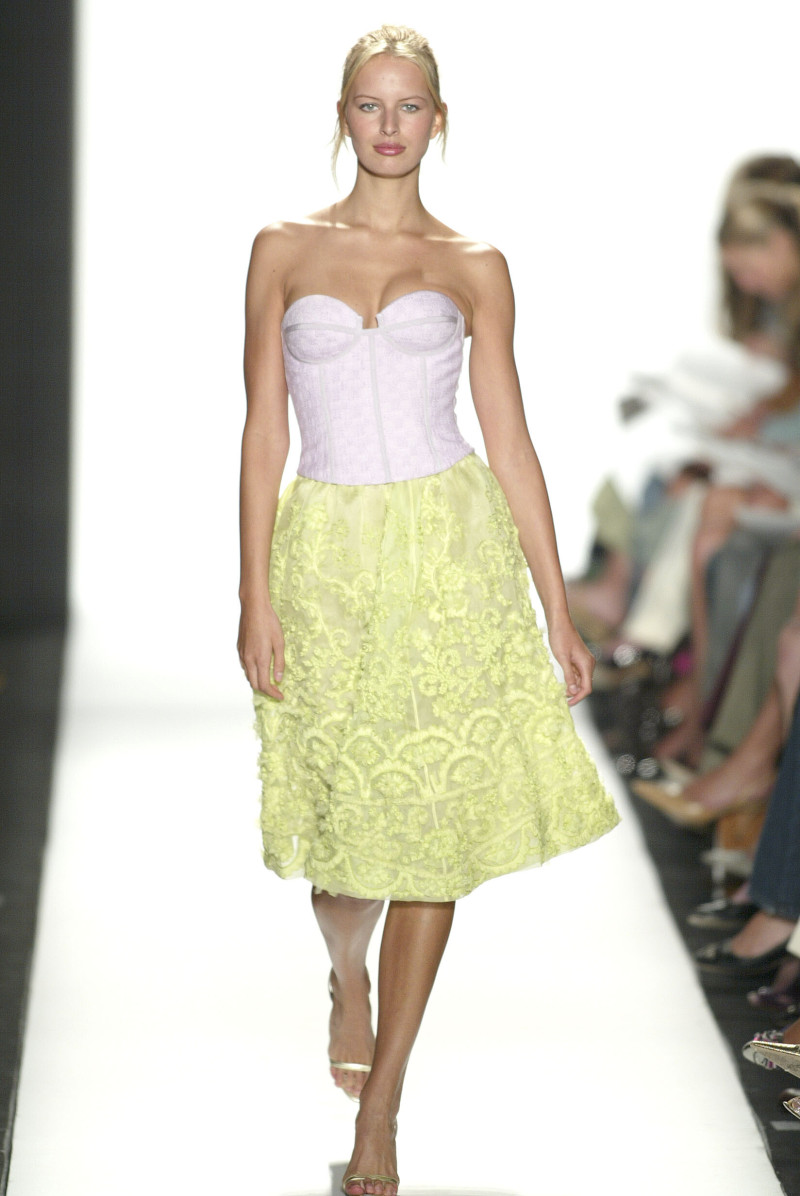 Karolina Kurkova featured in  the Oscar de la Renta fashion show for Spring/Summer 2005