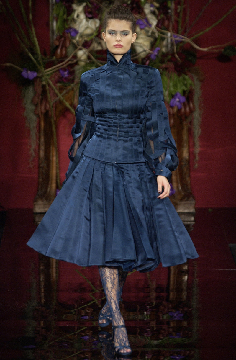 Isabeli Fontana featured in  the Givenchy Haute Couture fashion show for Autumn/Winter 2003