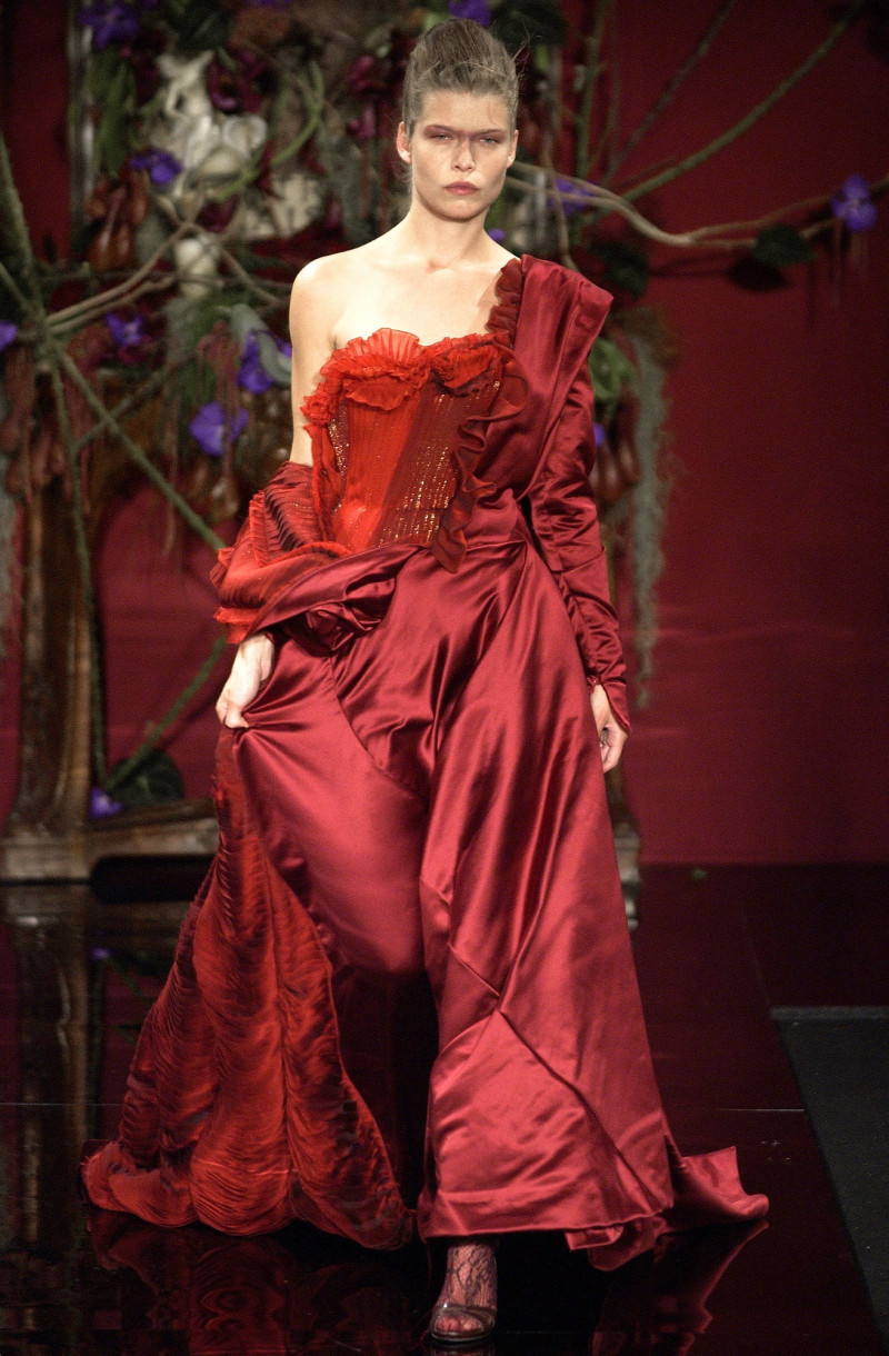 Givenchy Haute Couture fashion show for Autumn/Winter 2003