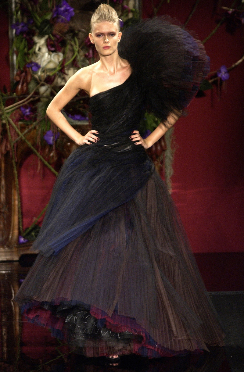 Givenchy Haute Couture fashion show for Autumn/Winter 2003
