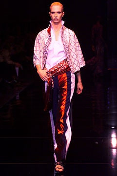 Gianfranco Ferré fashion show for Spring/Summer 2002