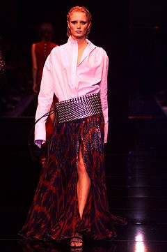Gianfranco Ferré fashion show for Spring/Summer 2002