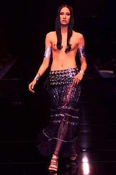 Gianfranco Ferré fashion show for Spring/Summer 2002