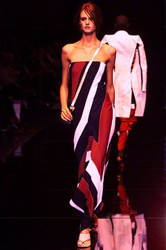 Gianfranco Ferré fashion show for Spring/Summer 2002
