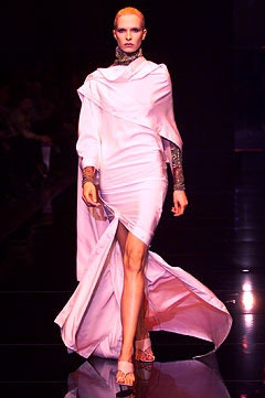 Gianfranco Ferré fashion show for Spring/Summer 2002