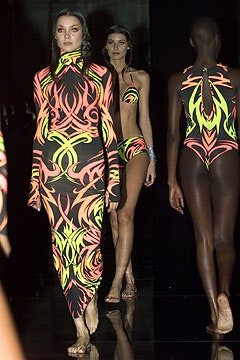 Gianfranco Ferré fashion show for Spring/Summer 2002