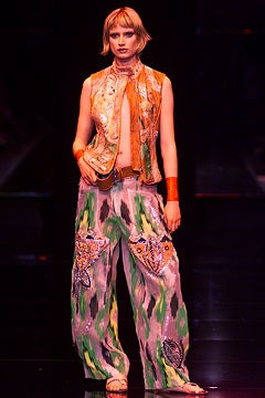 Gianfranco Ferré fashion show for Spring/Summer 2002