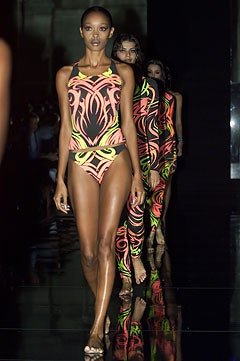 Gianfranco Ferré fashion show for Spring/Summer 2002