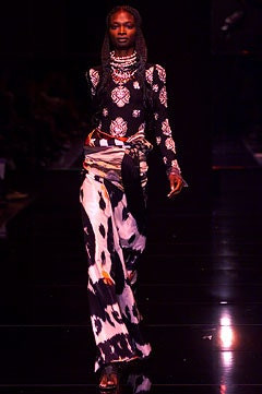 Gianfranco Ferré fashion show for Spring/Summer 2002